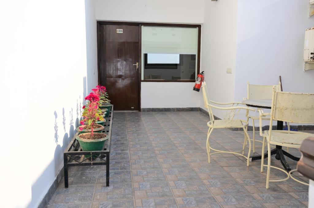 Maharani Regency Hotel Панчкула Екстериор снимка