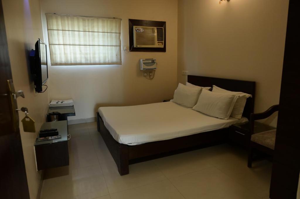 Maharani Regency Hotel Панчкула Екстериор снимка